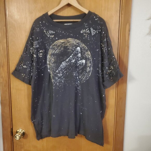 Free People Howlin Tee Womens Medium Washed Black Studded Embellished EUC - Picture 5 of 10